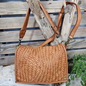 Sac en cuir avec rabat et anse tressés